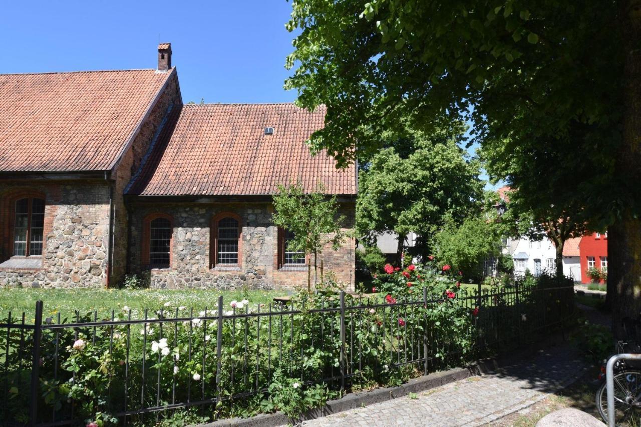 Fewo1846 - Altes Steuermannhaus - Uriges Reihenhaus Mit 2 Schlafzimmern In Der Altstadt Flensburg Dış mekan fotoğraf